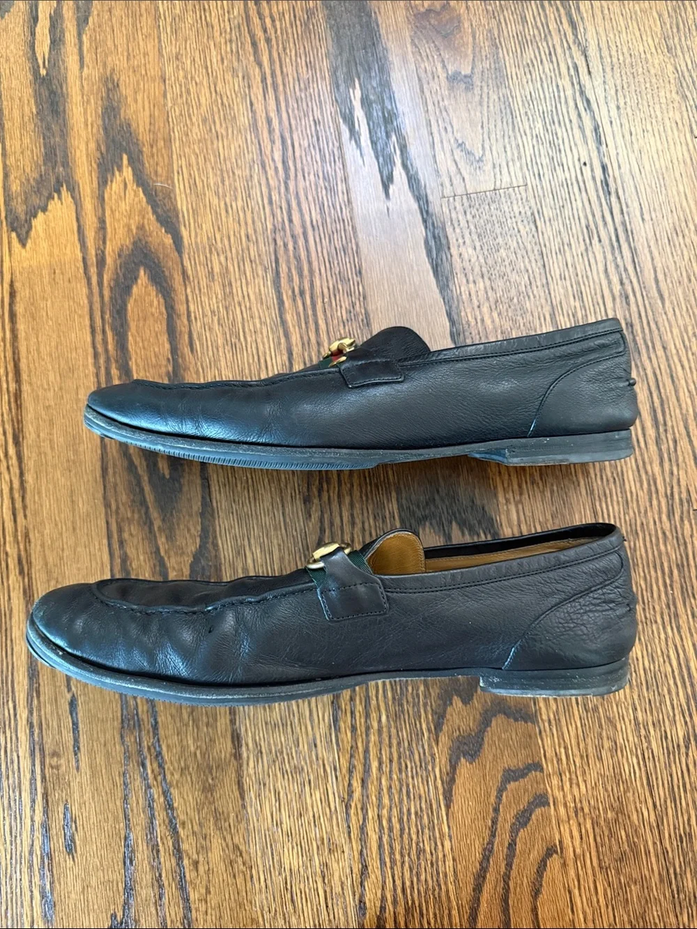 Z Gucci Men 9.5 Black Leather Loafers with Red and Green and Gold Horsebit